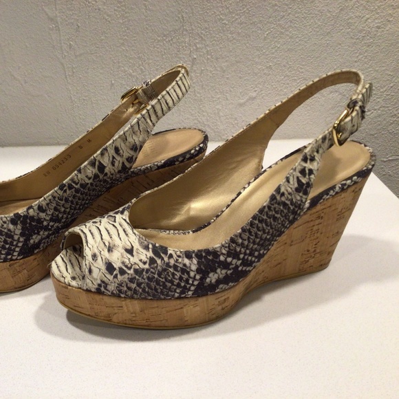 Stuart Weitzman Jean Peep Toe Wedge Sandal - Picture 5 of 13